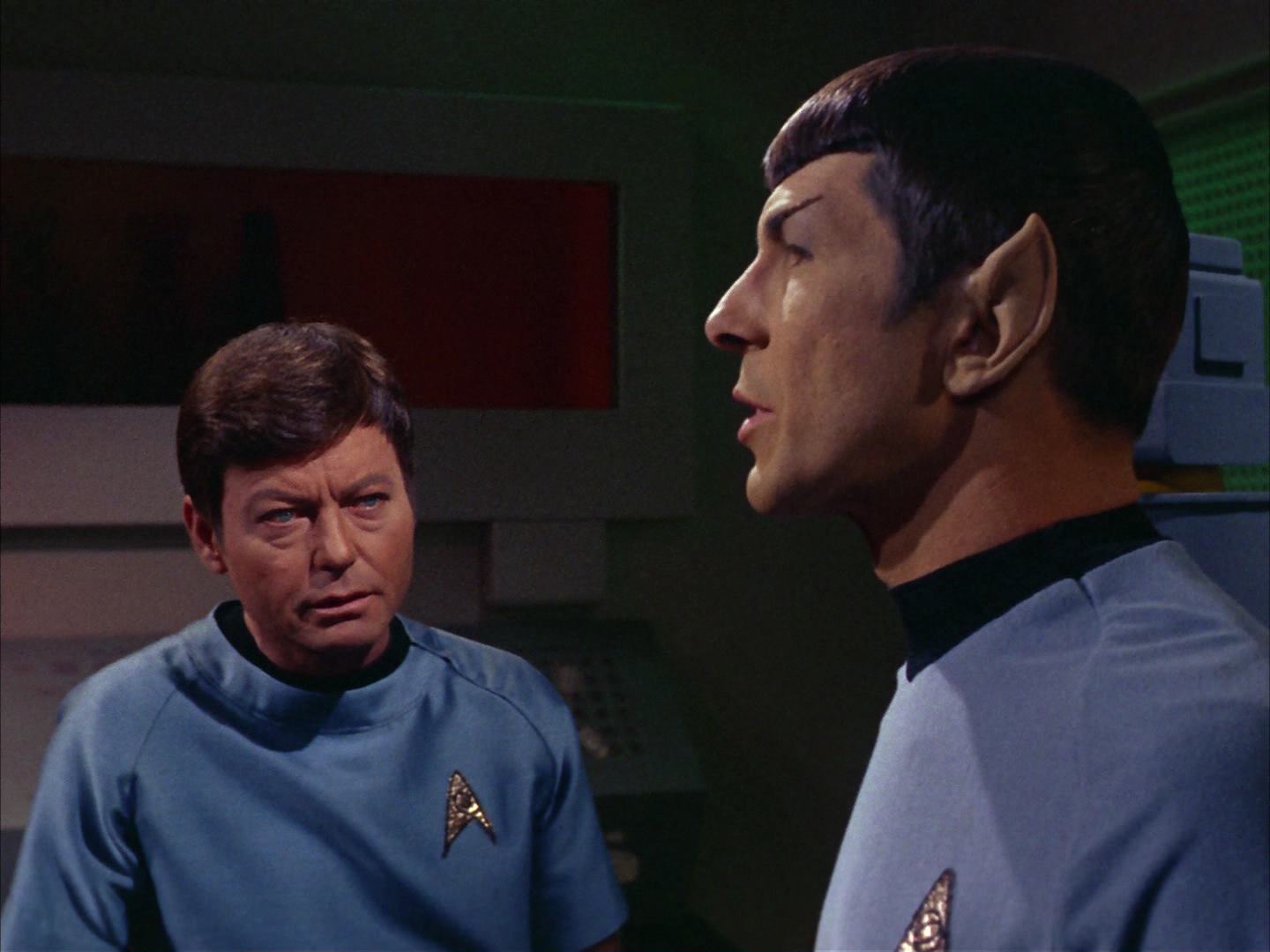 ariane179254_StarTrek_2x13_Obsession_1306.jpg