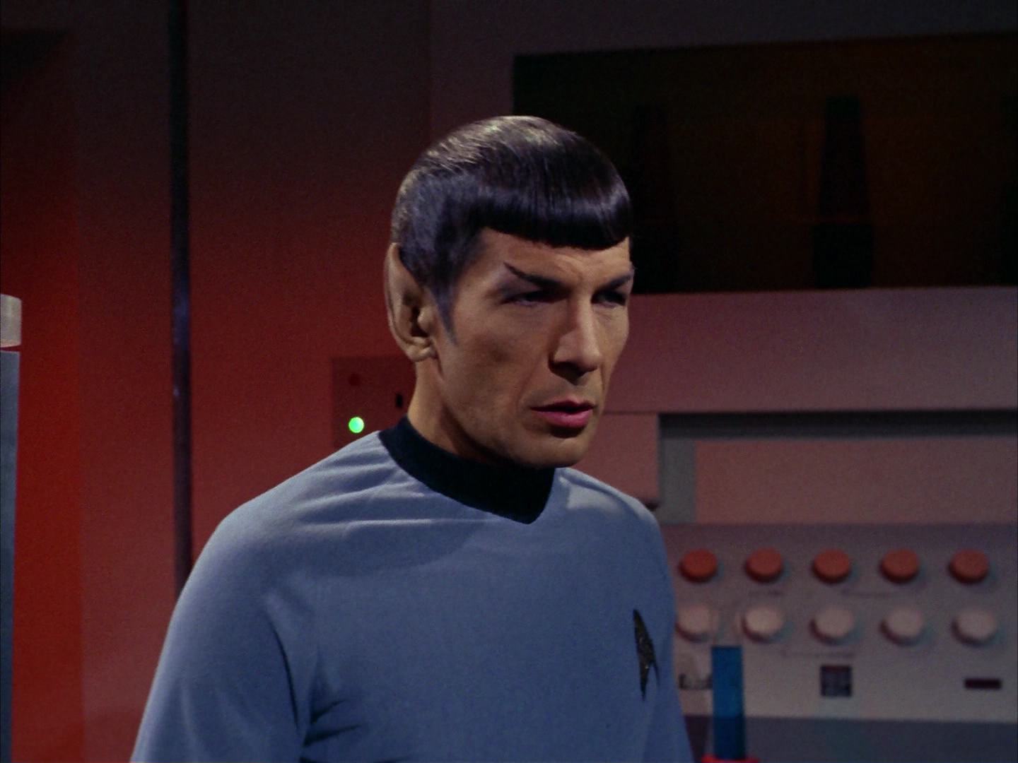 ariane179254_StarTrek_2x13_Obsession_1318.jpg