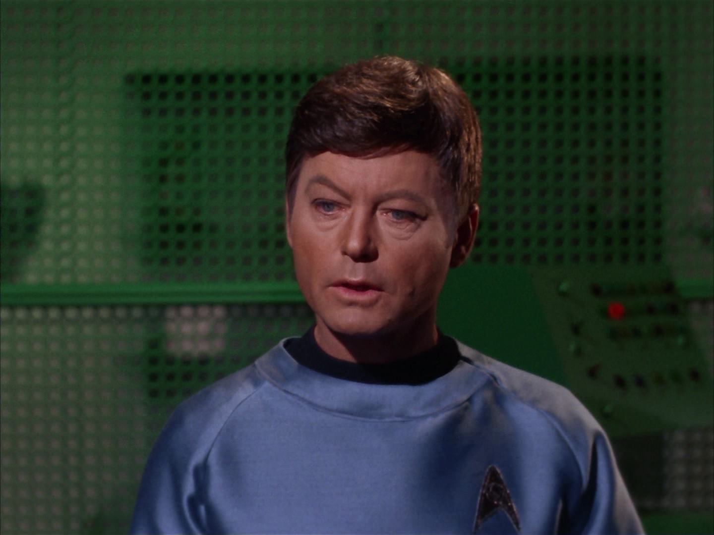 ariane179254_StarTrek_2x13_Obsession_1333.jpg