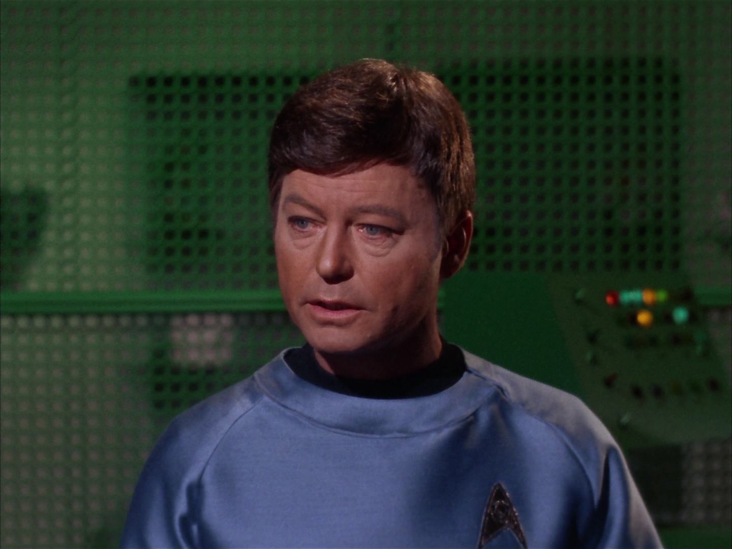ariane179254_StarTrek_2x13_Obsession_1338.jpg