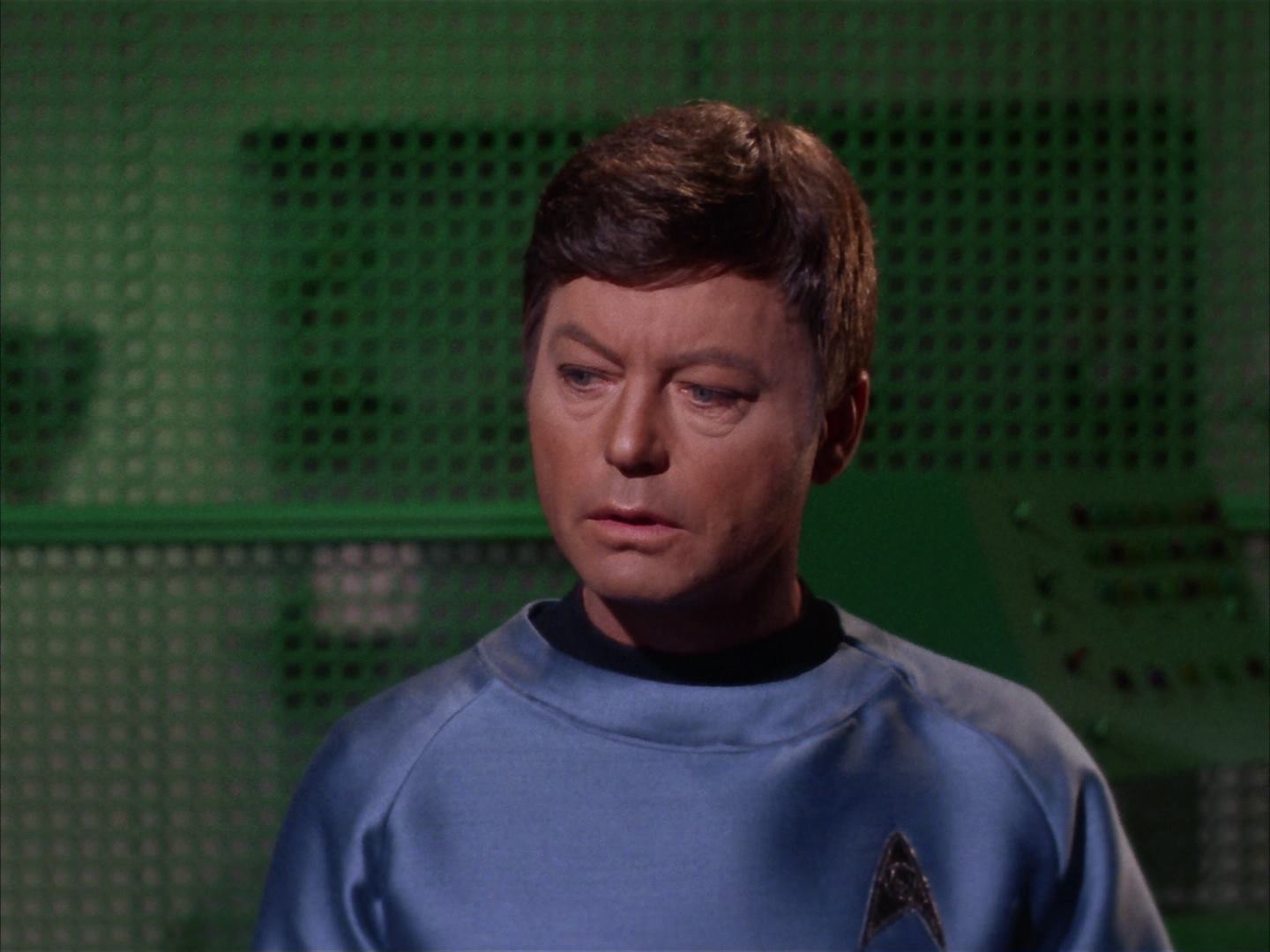 ariane179254_StarTrek_2x13_Obsession_1359.jpg