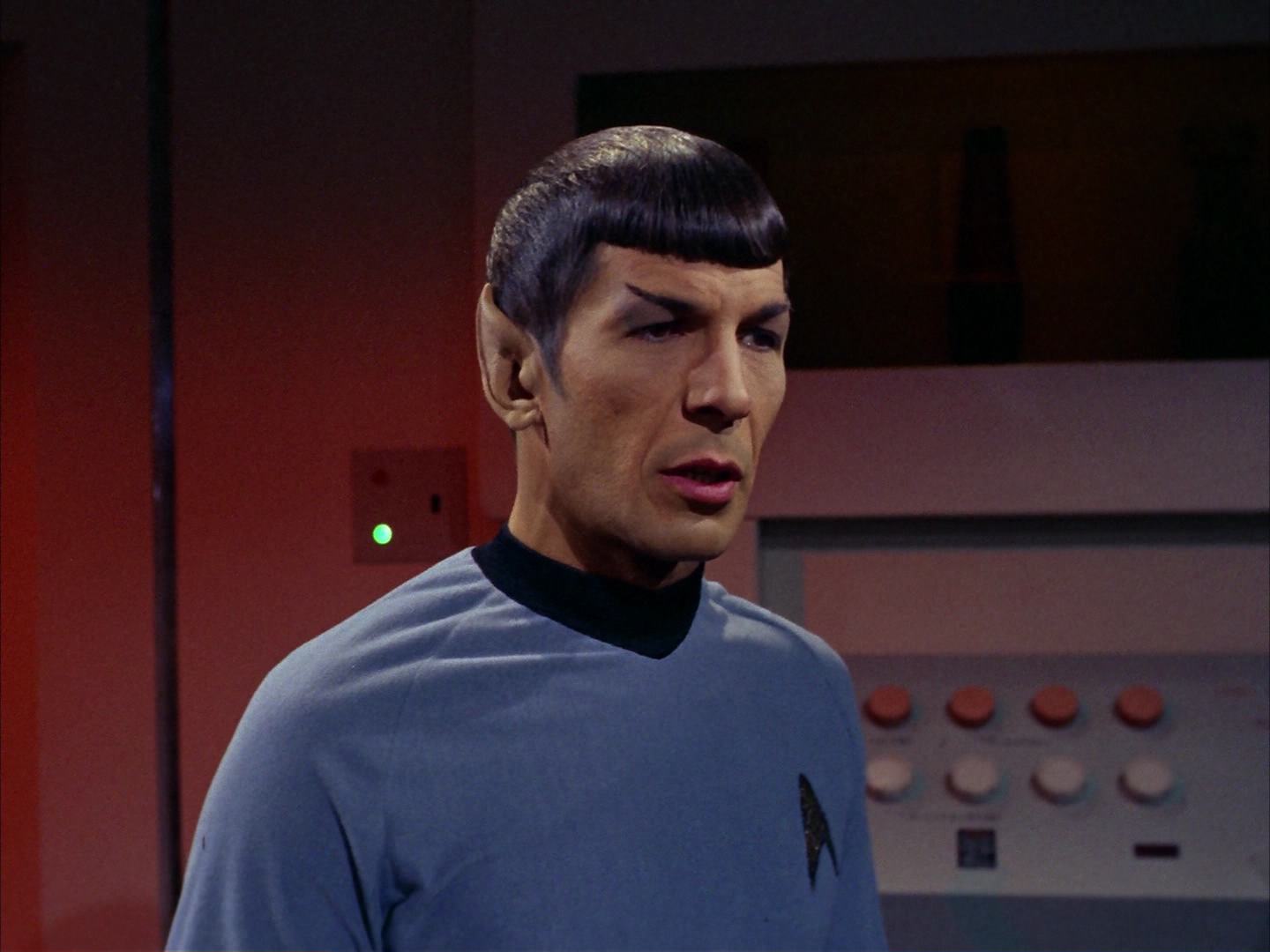 ariane179254_StarTrek_2x13_Obsession_1367.jpg