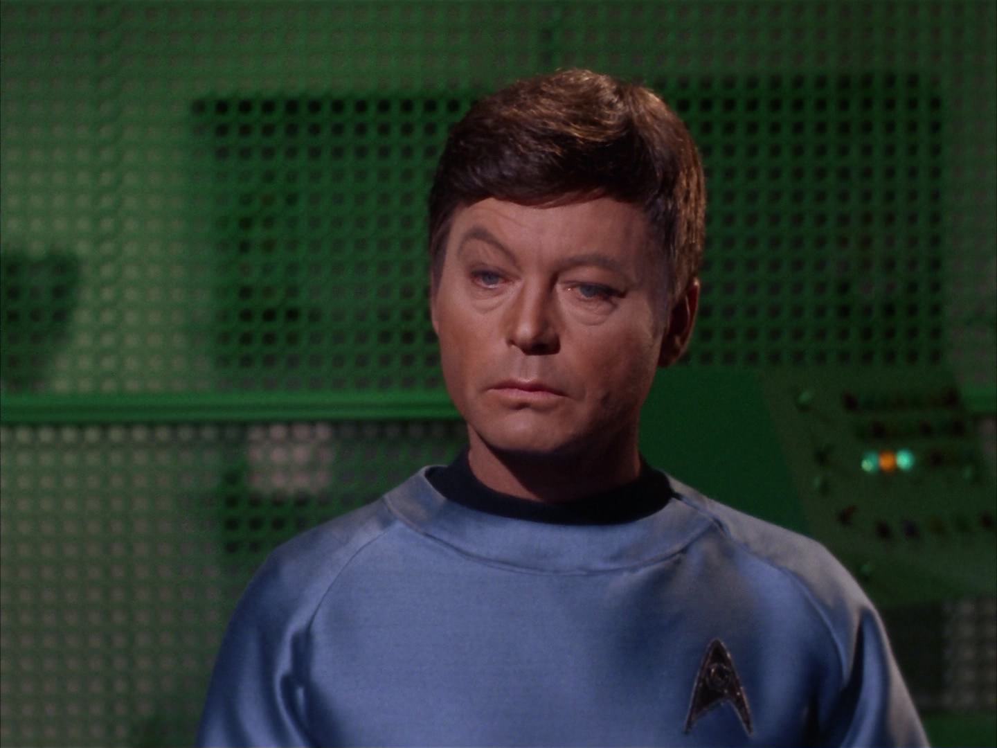 ariane179254_StarTrek_2x13_Obsession_1368.jpg