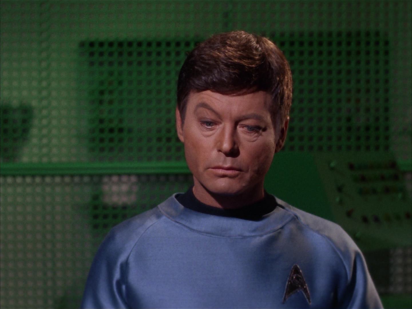 ariane179254_StarTrek_2x13_Obsession_1369.jpg