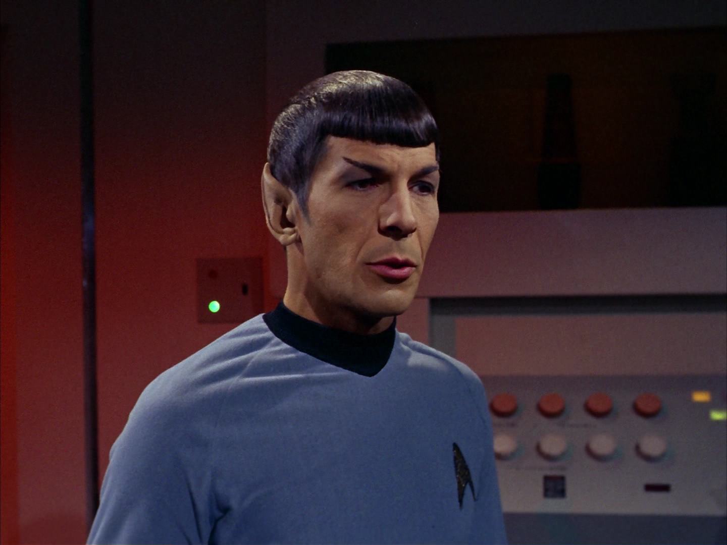 ariane179254_StarTrek_2x13_Obsession_1373.jpg
