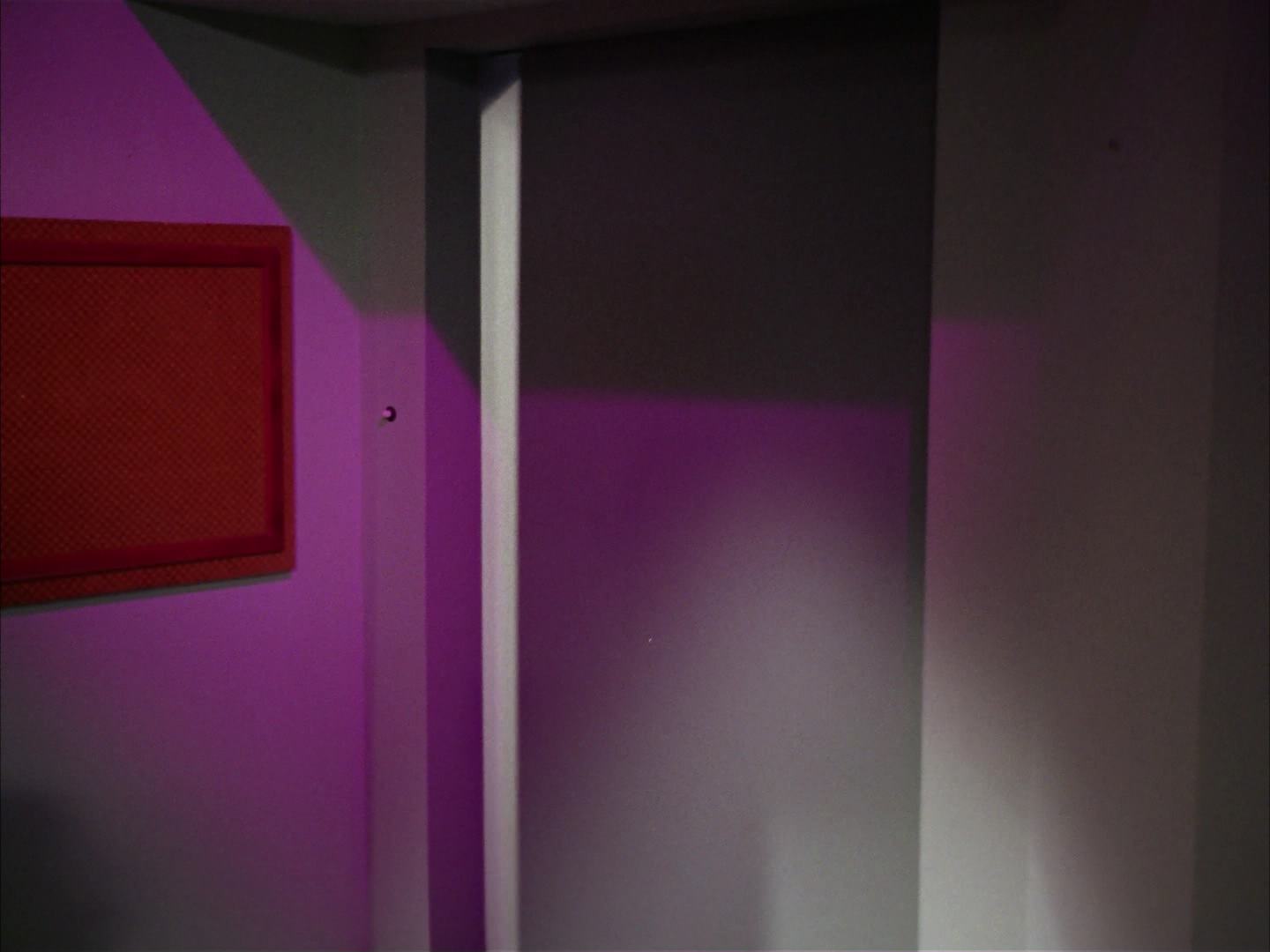 ariane179254_StarTrek_2x13_Obsession_1411.jpg