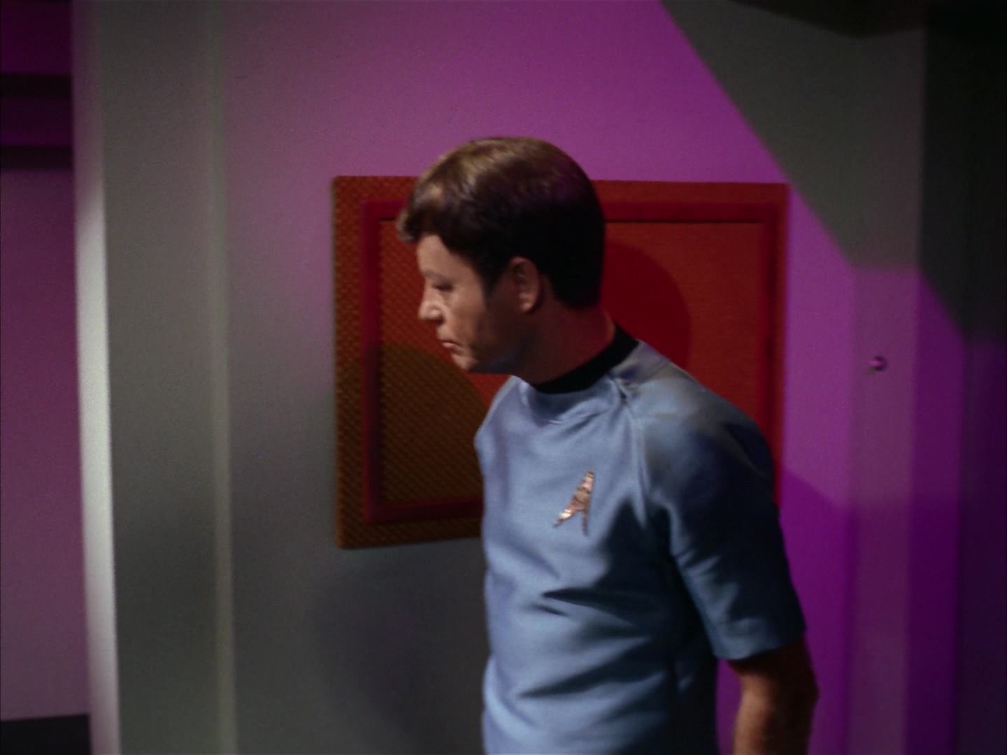 ariane179254_StarTrek_2x13_Obsession_1415.jpg
