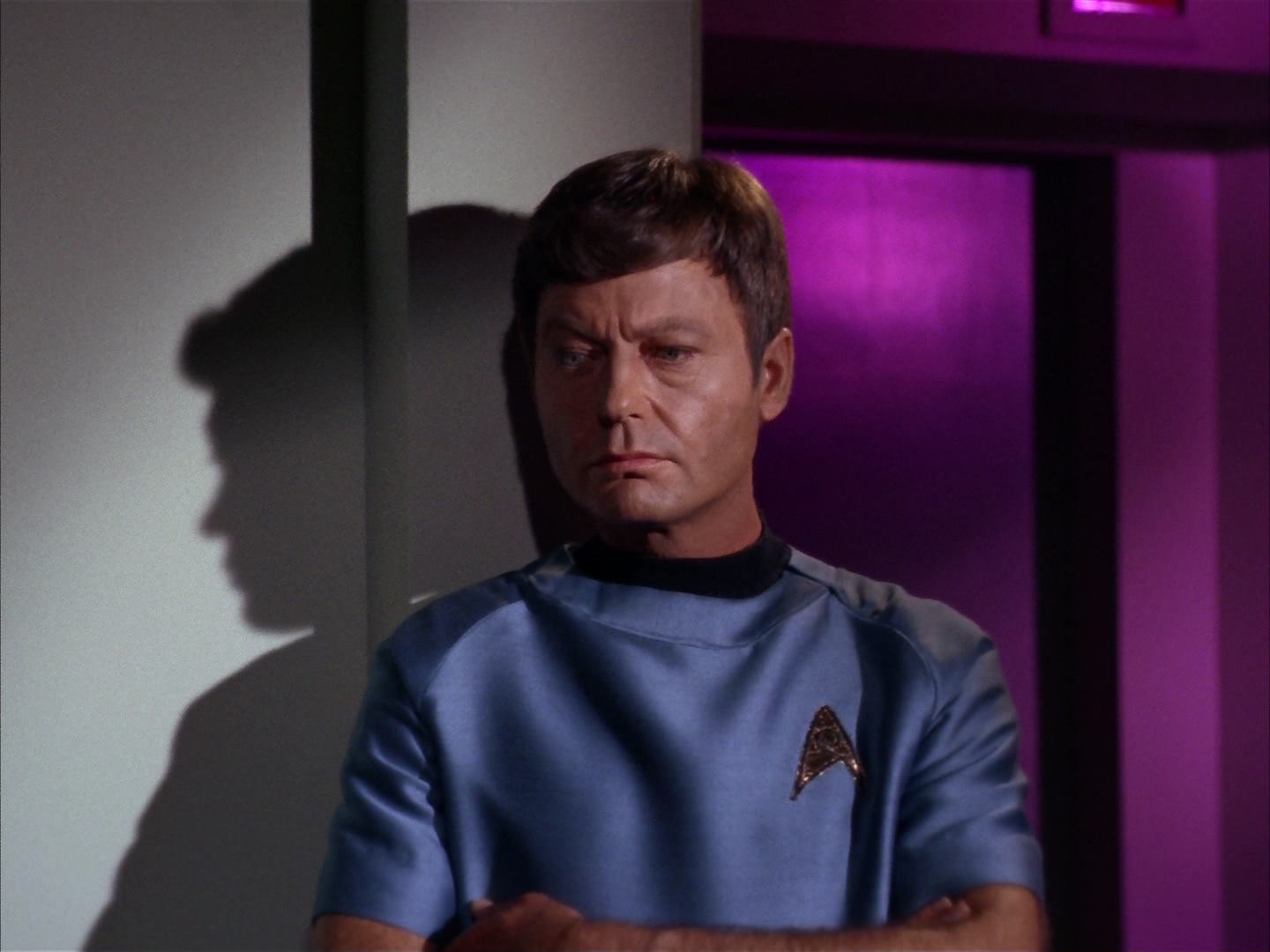 ariane179254_StarTrek_2x13_Obsession_1438.jpg