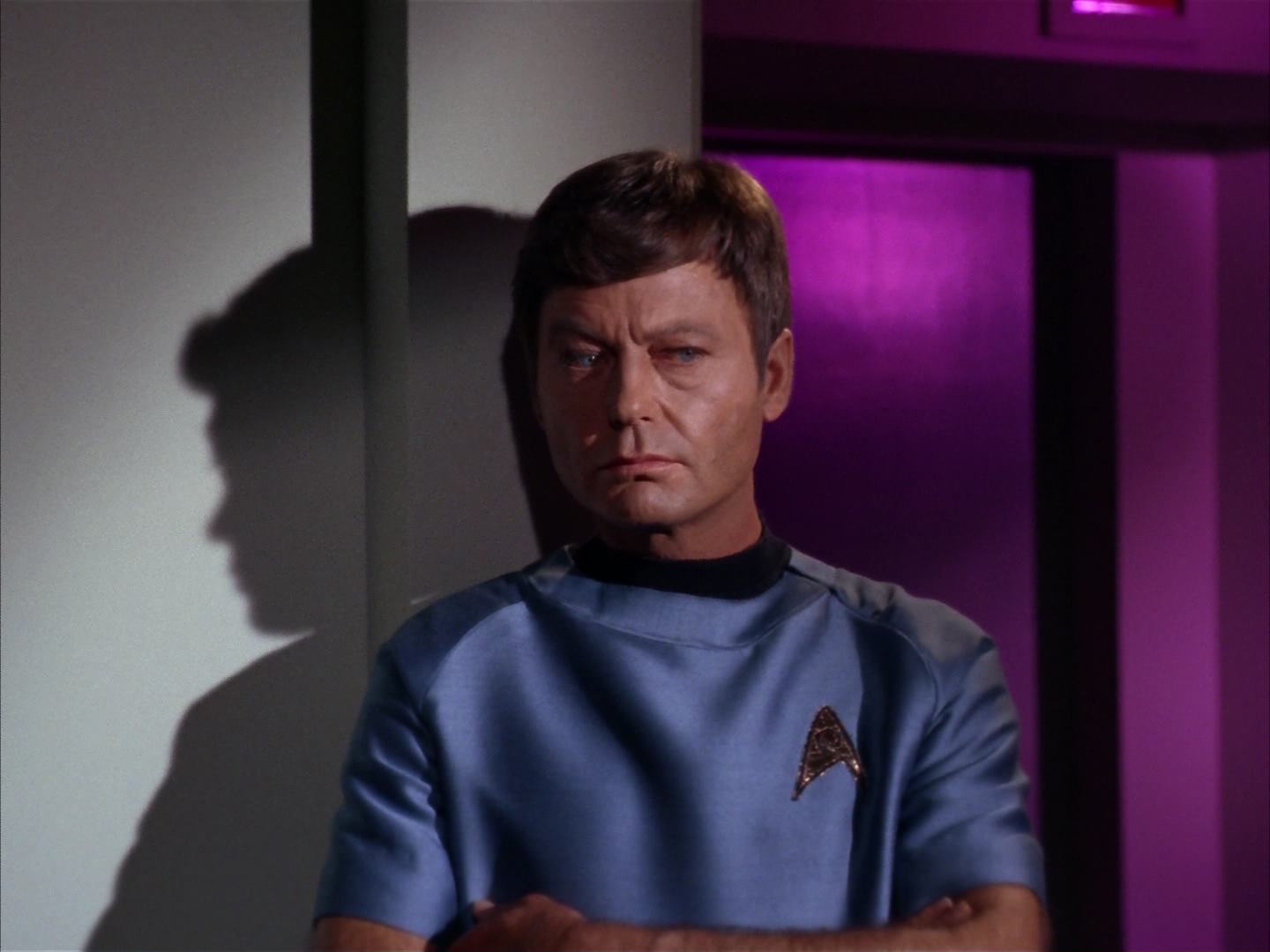 ariane179254_StarTrek_2x13_Obsession_1439.jpg