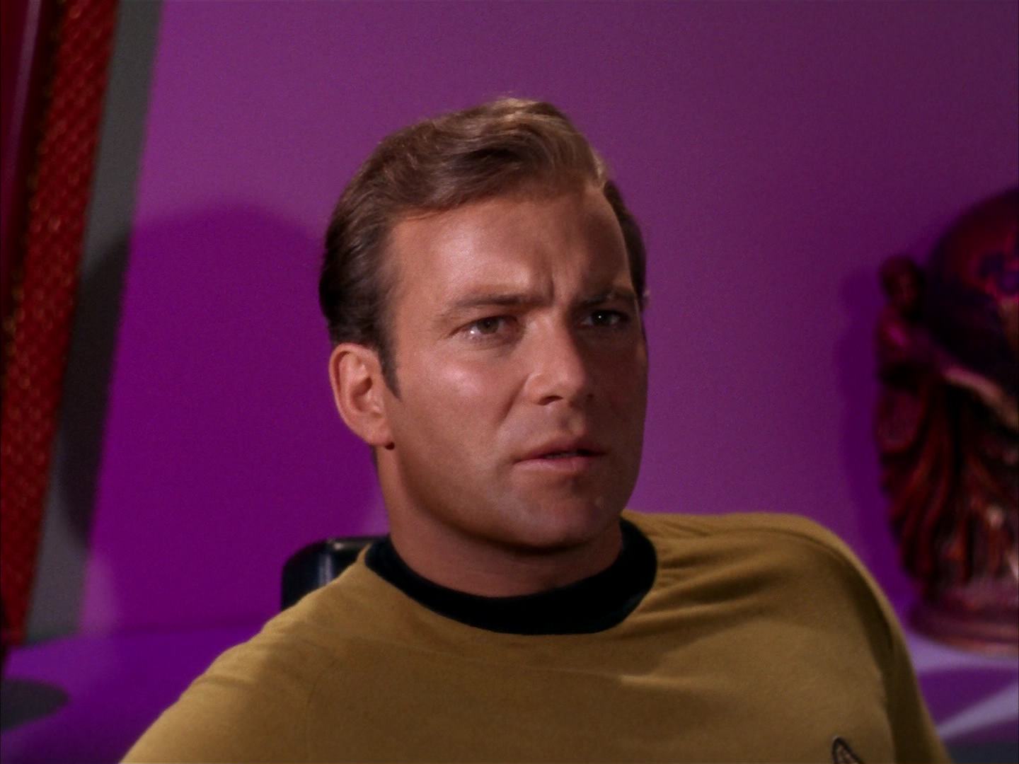ariane179254_StarTrek_2x13_Obsession_1464.jpg