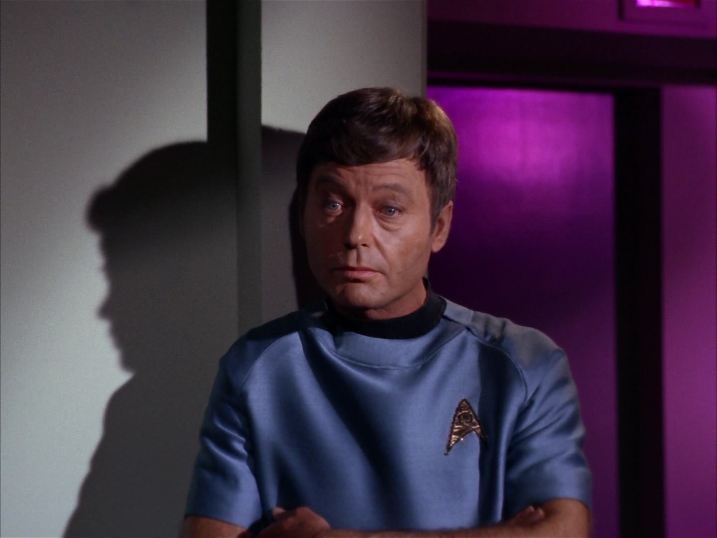 ariane179254_StarTrek_2x13_Obsession_1496.jpg