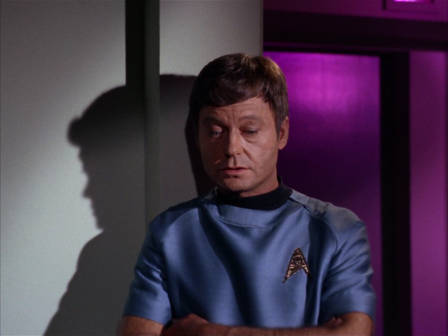 ariane179254_StarTrek_2x13_Obsession_1521.jpg