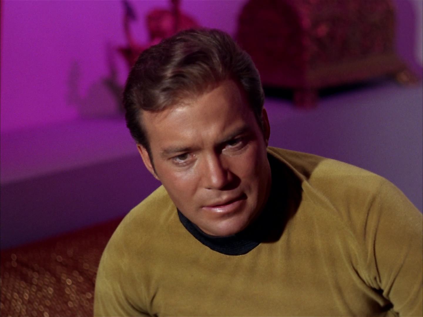 ariane179254_StarTrek_2x13_Obsession_1534.jpg