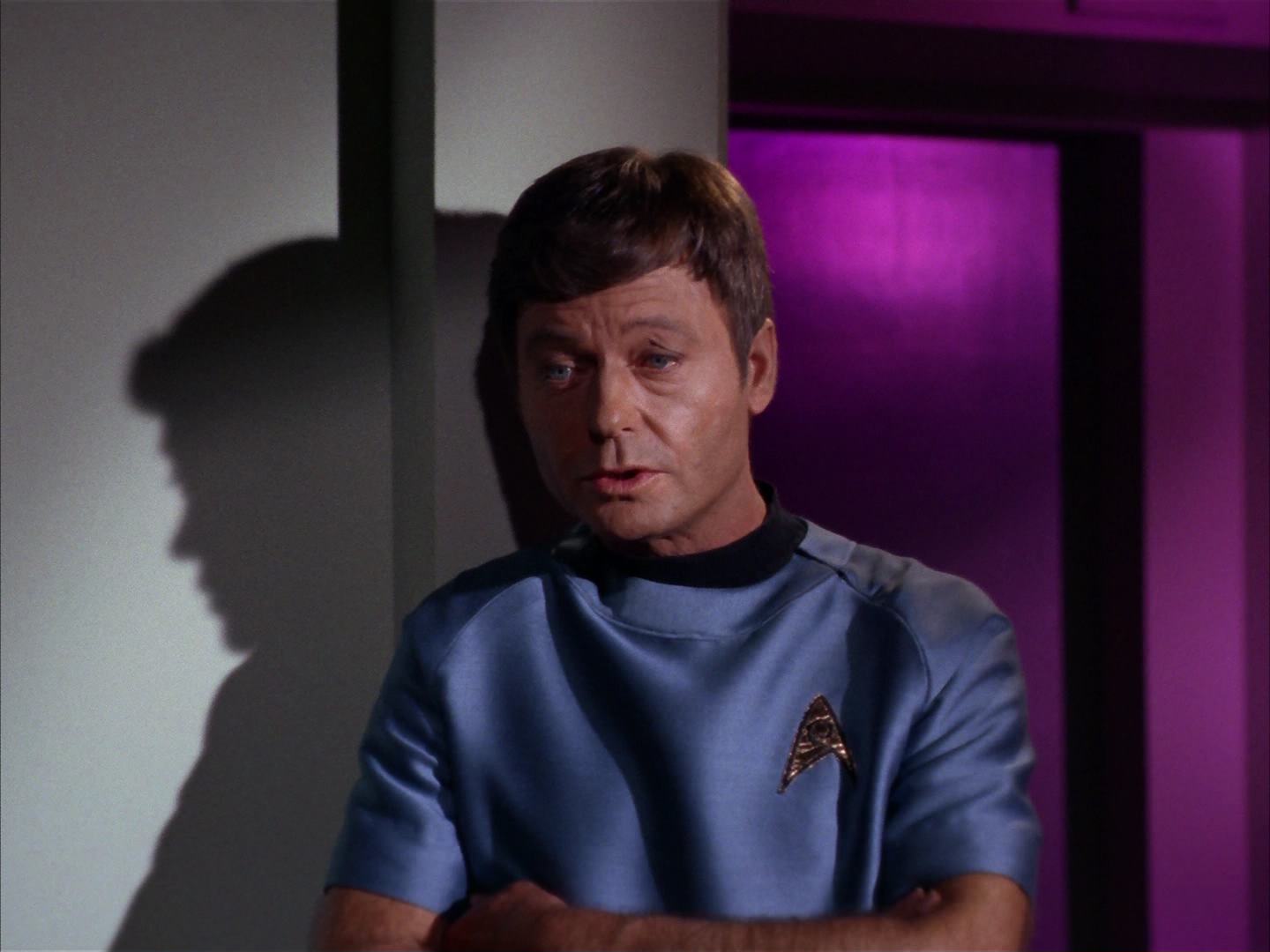 ariane179254_StarTrek_2x13_Obsession_1541.jpg