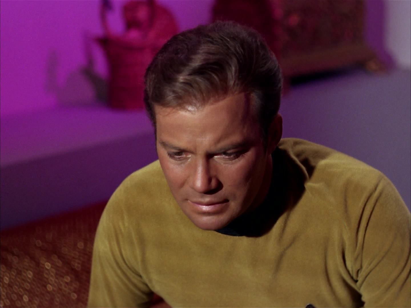 ariane179254_StarTrek_2x13_Obsession_1546.jpg