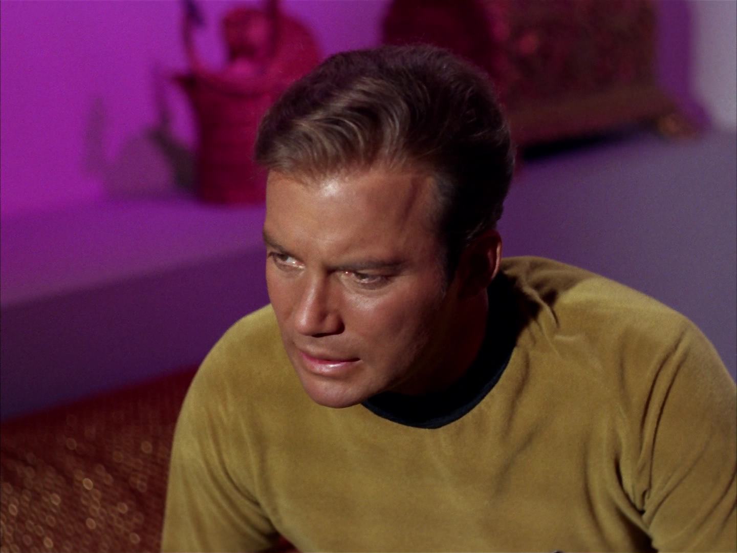 ariane179254_StarTrek_2x13_Obsession_1549.jpg