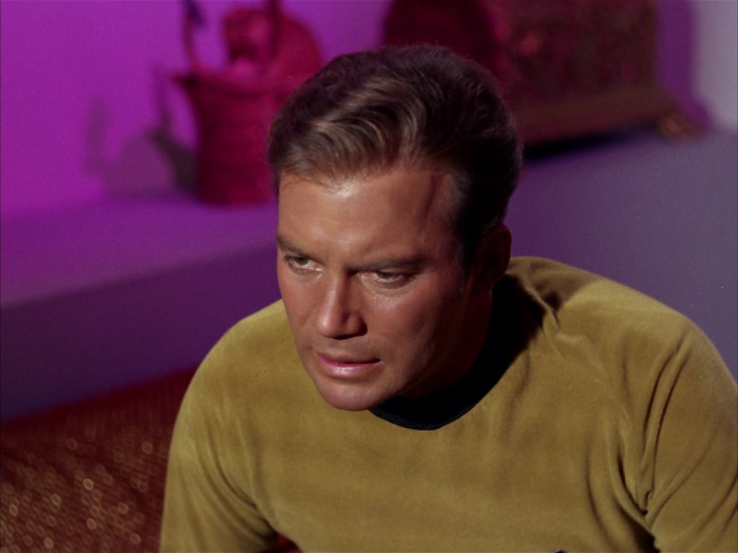 ariane179254_StarTrek_2x13_Obsession_1550.jpg