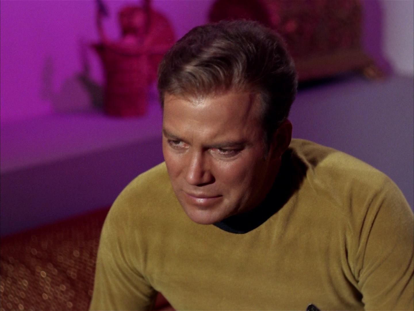ariane179254_StarTrek_2x13_Obsession_1555.jpg