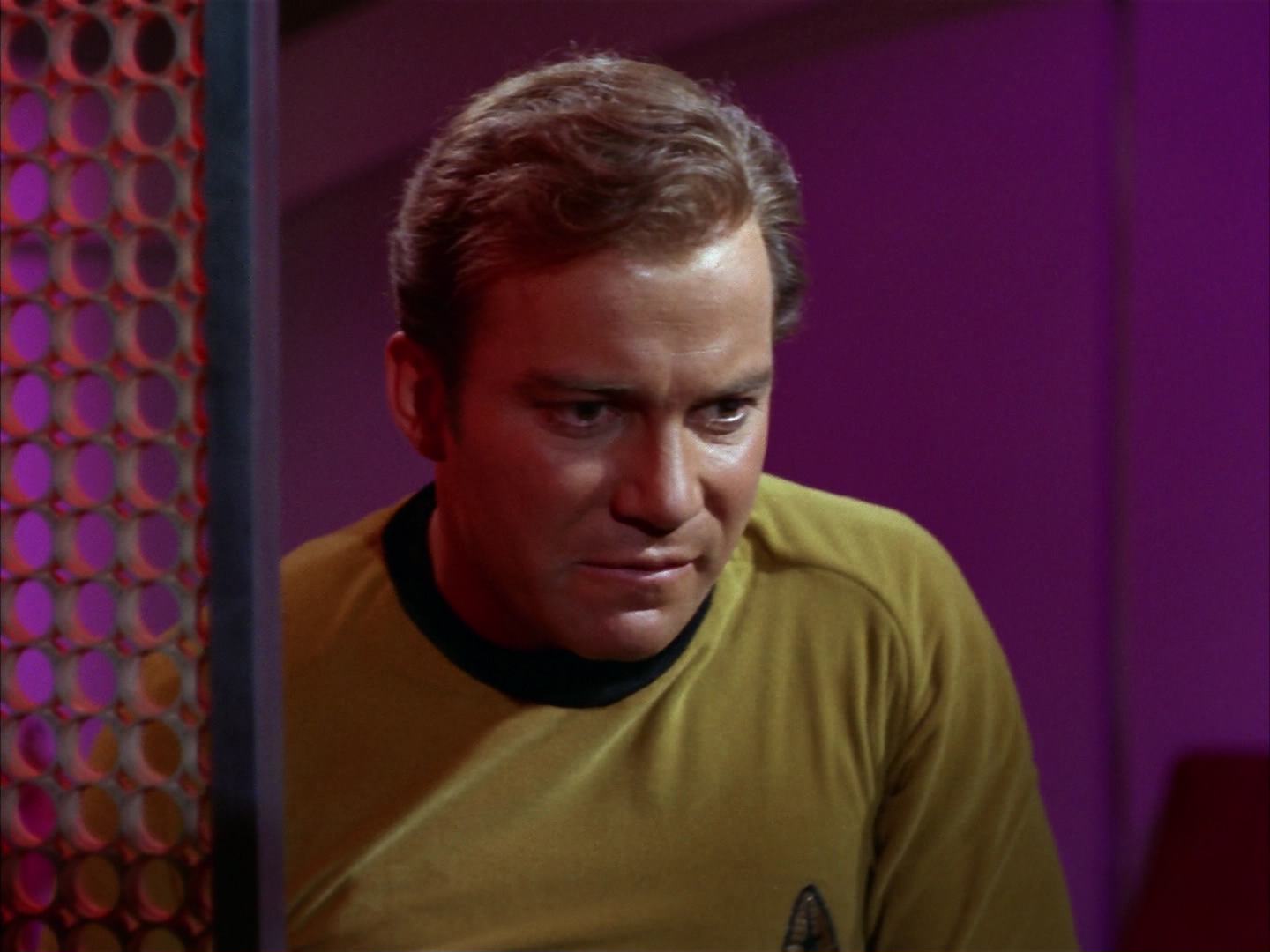 ariane179254_StarTrek_2x13_Obsession_1558.jpg