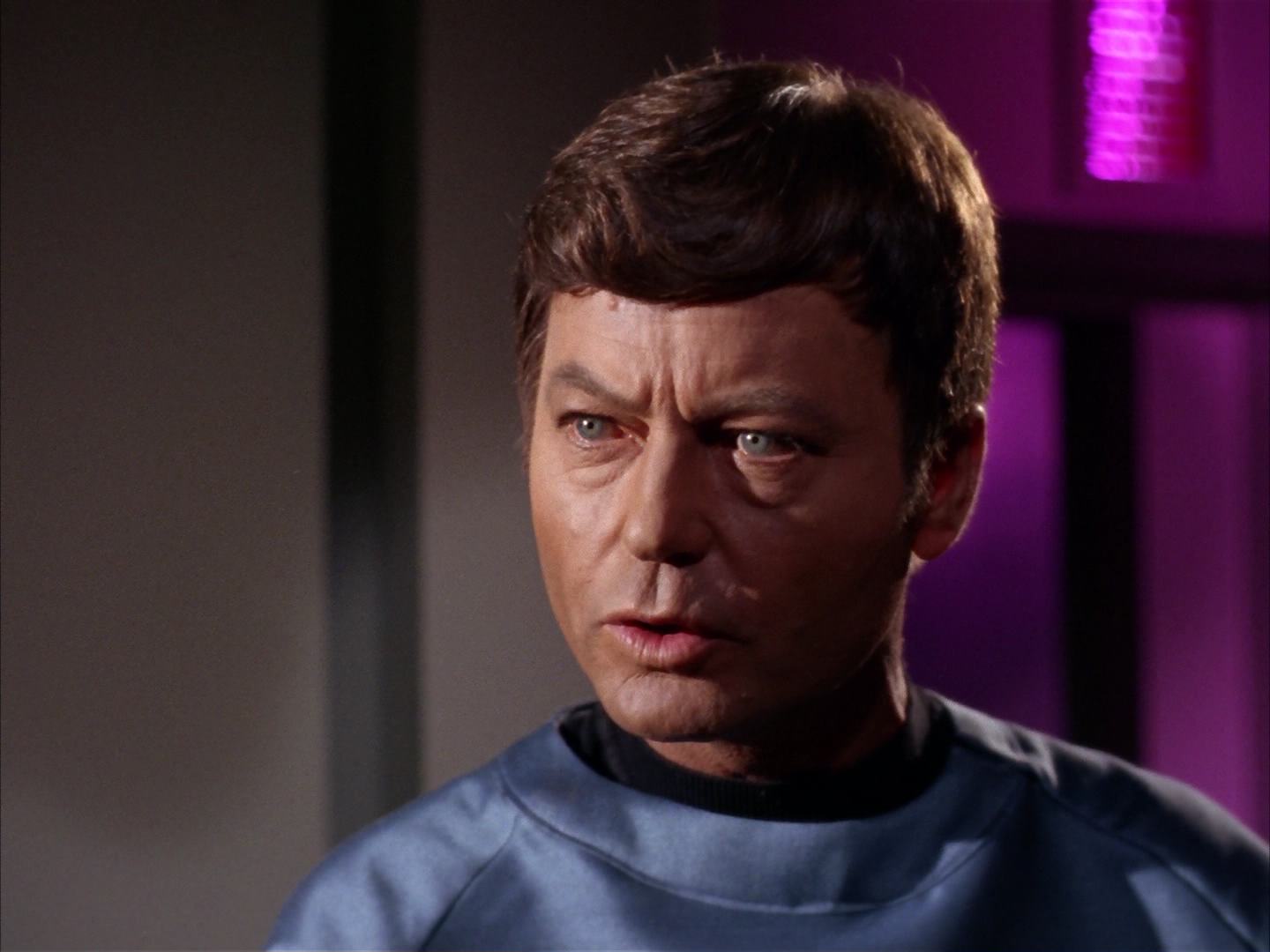 ariane179254_StarTrek_2x13_Obsession_1565.jpg