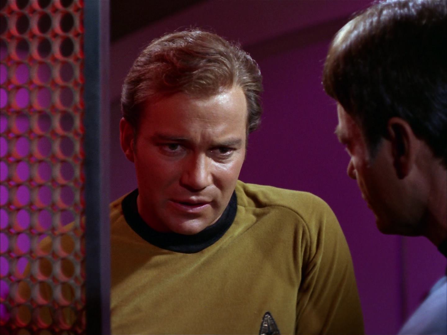 ariane179254_StarTrek_2x13_Obsession_1569.jpg