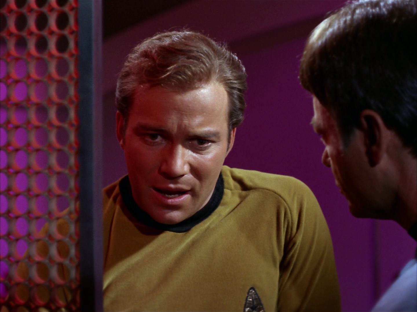 ariane179254_StarTrek_2x13_Obsession_1570.jpg