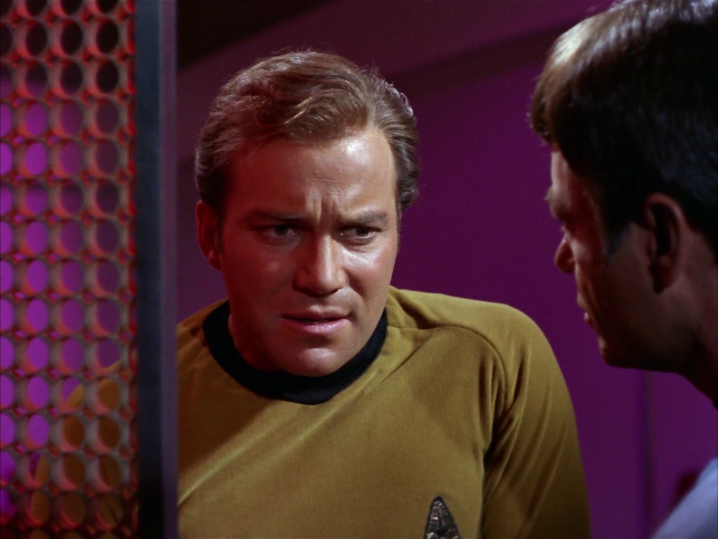 ariane179254_StarTrek_2x13_Obsession_1572.jpg