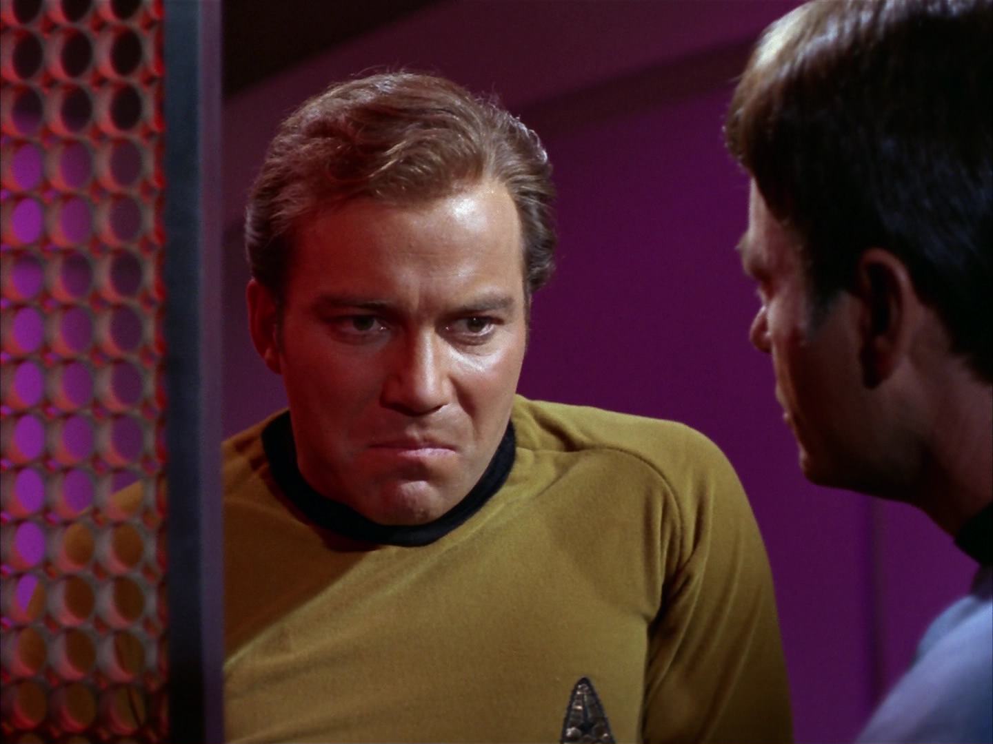 ariane179254_StarTrek_2x13_Obsession_1580.jpg