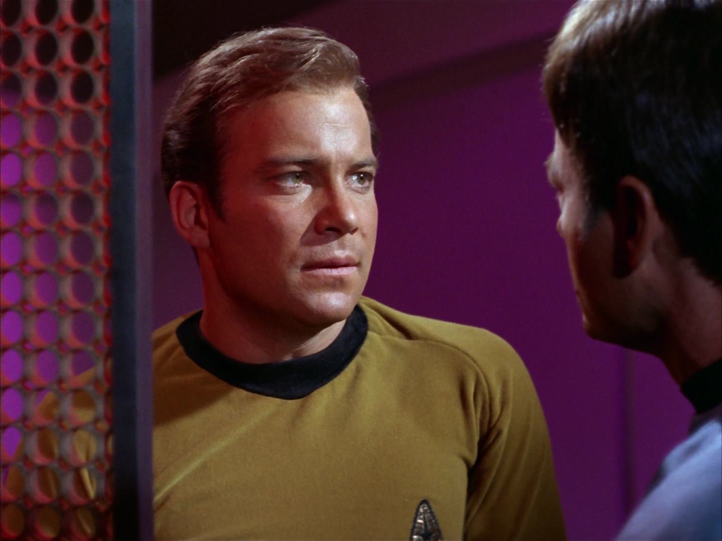 ariane179254_StarTrek_2x13_Obsession_1587.jpg