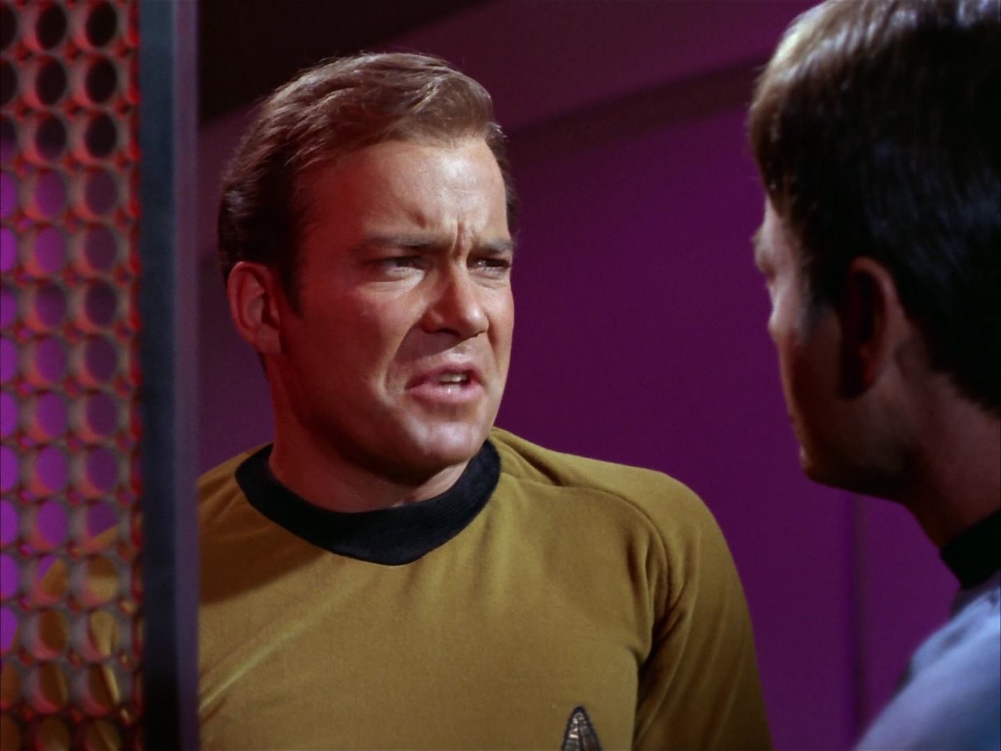 ariane179254_StarTrek_2x13_Obsession_1588.jpg