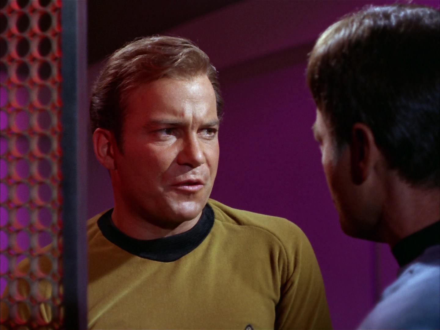 ariane179254_StarTrek_2x13_Obsession_1602.jpg