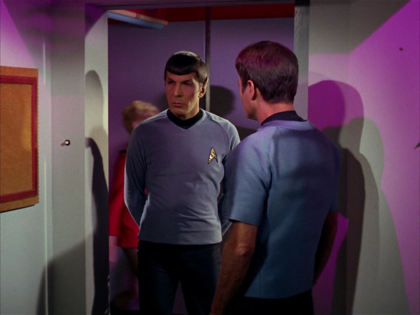 ariane179254_StarTrek_2x13_Obsession_1637.jpg