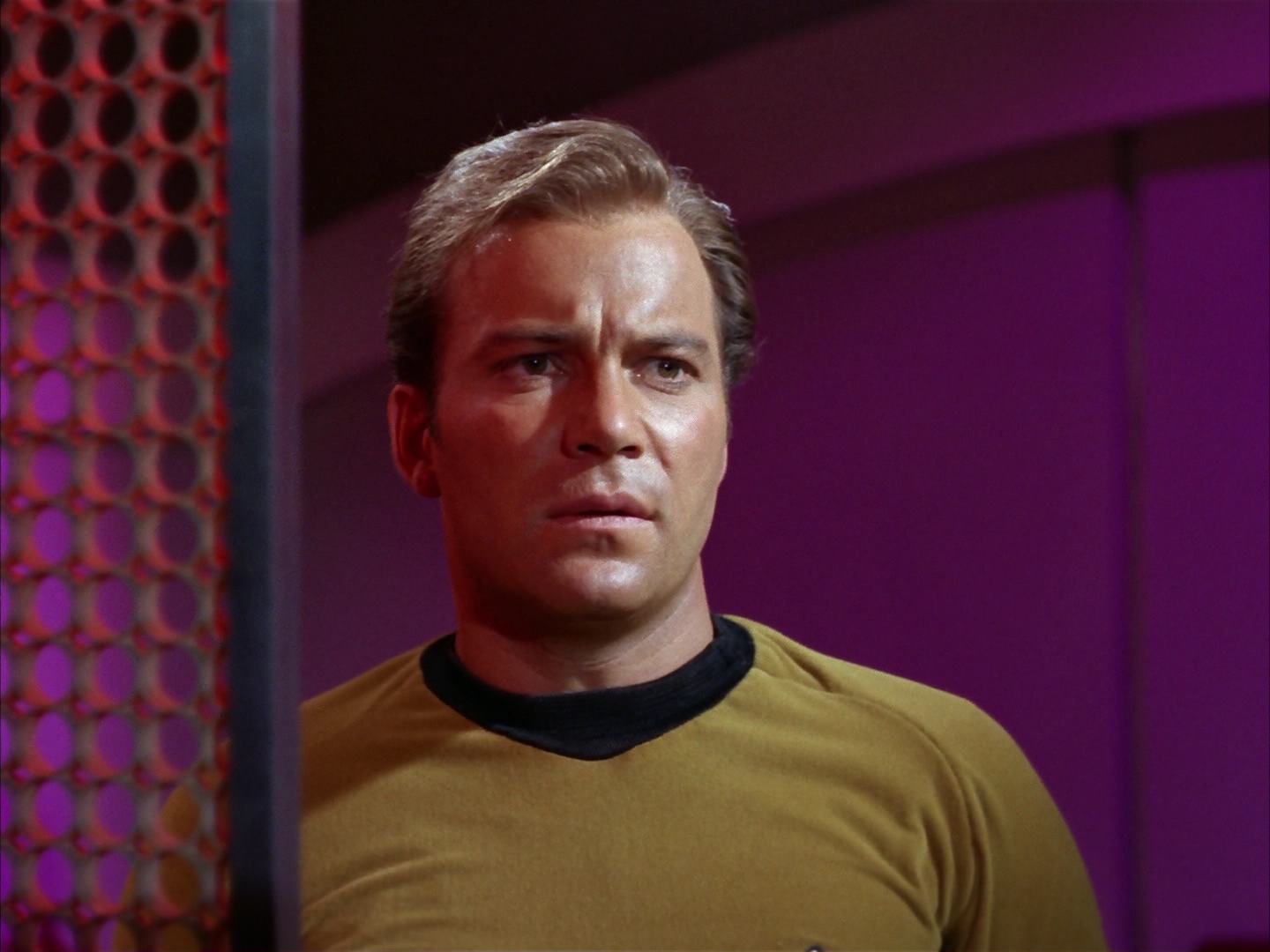 ariane179254_StarTrek_2x13_Obsession_1640.jpg