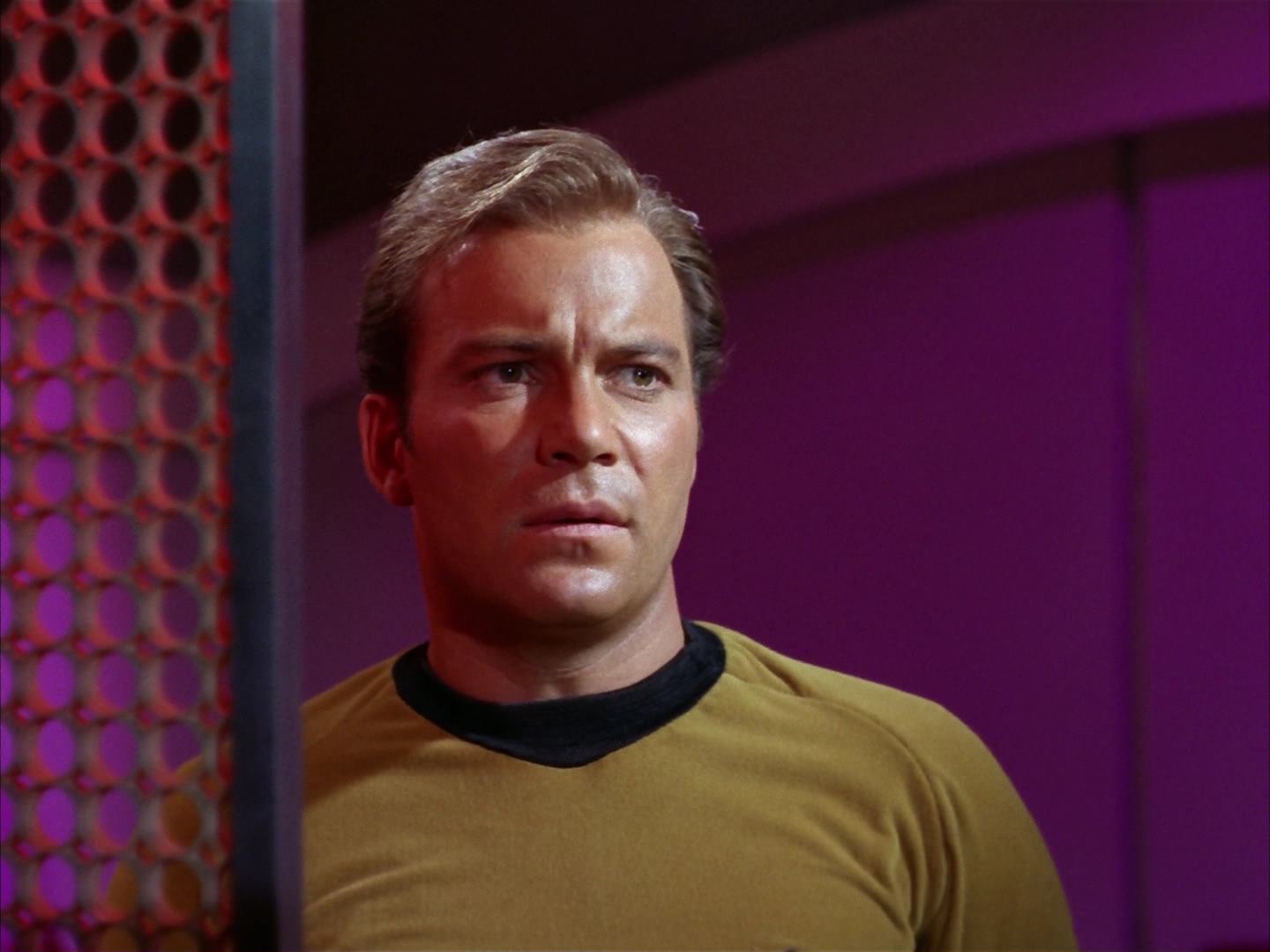 ariane179254_StarTrek_2x13_Obsession_1642.jpg