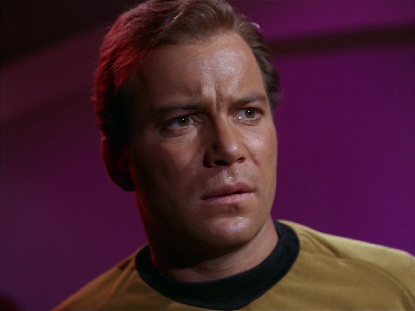 ariane179254_StarTrek_2x13_Obsession_1649.jpg