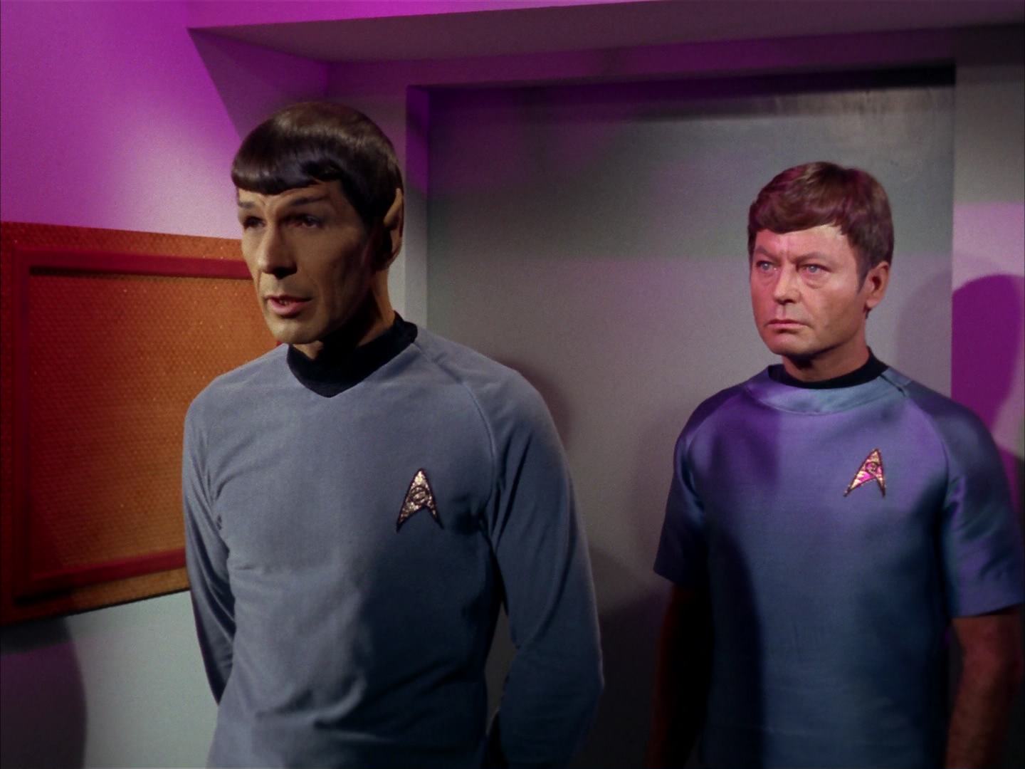ariane179254_StarTrek_2x13_Obsession_1666.jpg
