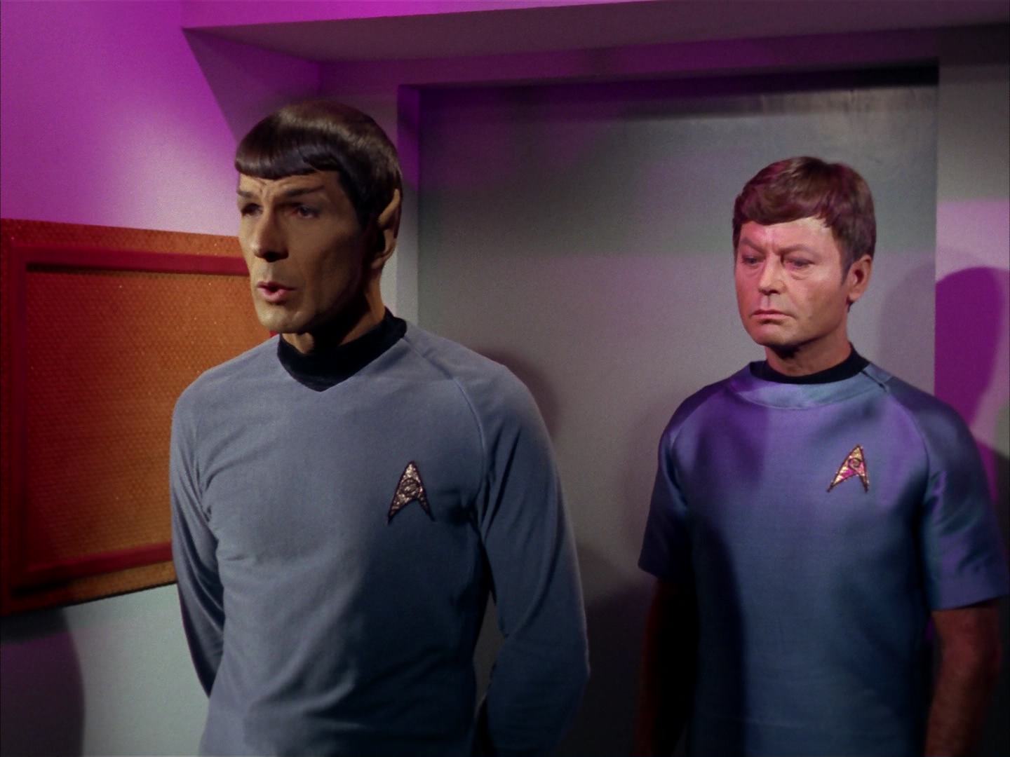 ariane179254_StarTrek_2x13_Obsession_1678.jpg