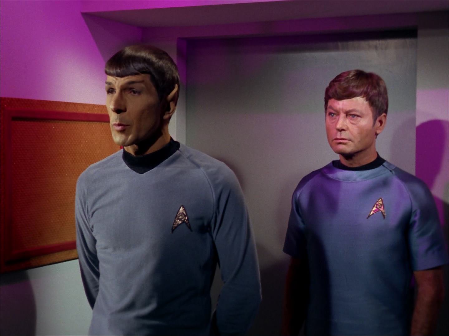 ariane179254_StarTrek_2x13_Obsession_1679.jpg