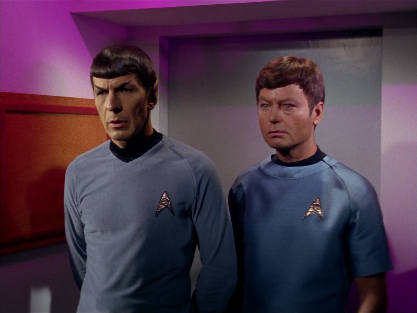 ariane179254_StarTrek_2x13_Obsession_1688.jpg