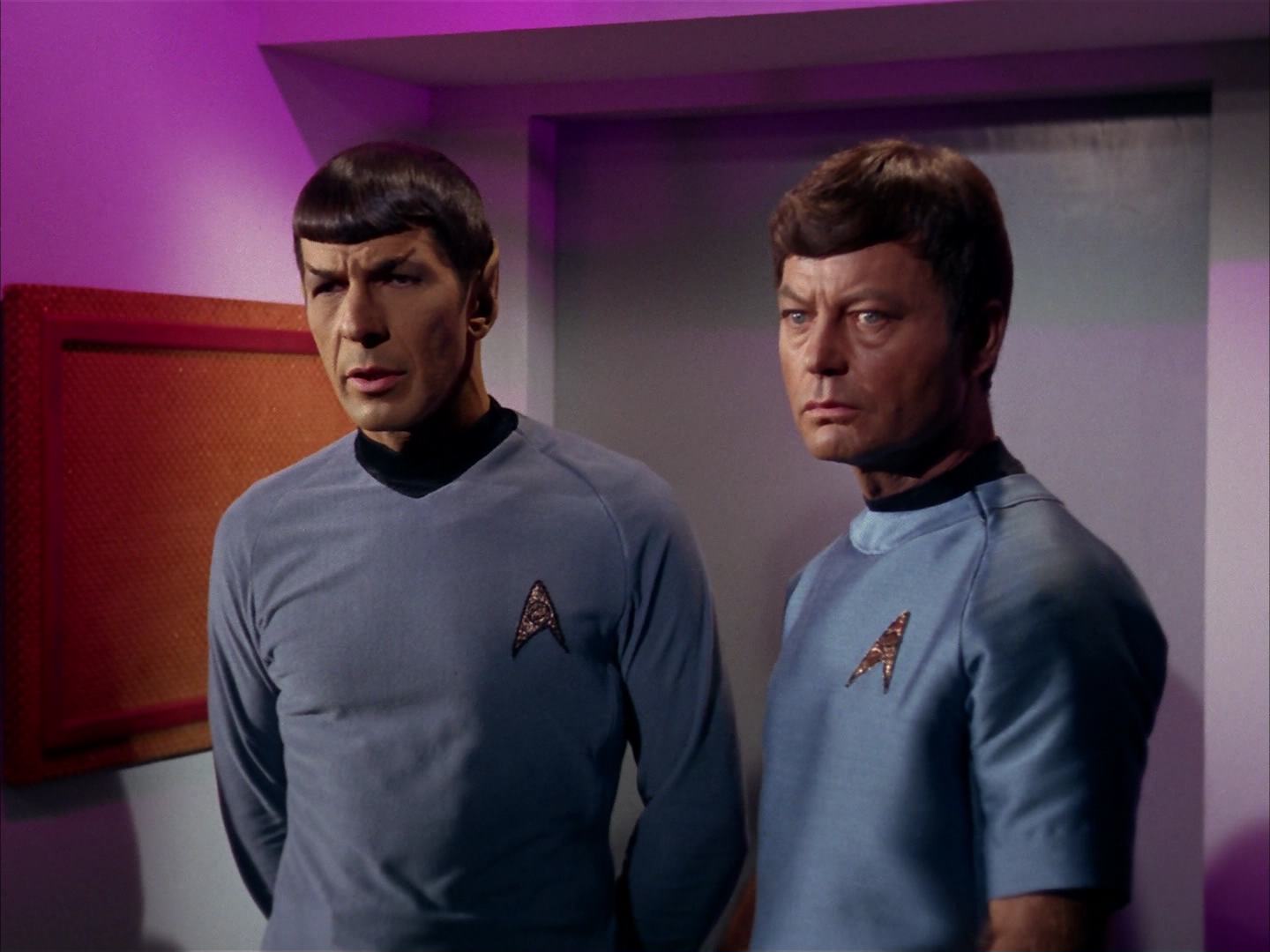 ariane179254_StarTrek_2x13_Obsession_1691.jpg