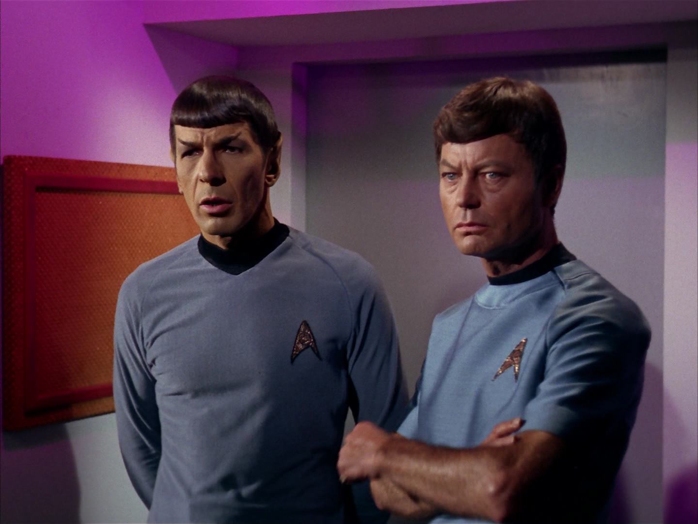 ariane179254_StarTrek_2x13_Obsession_1692.jpg