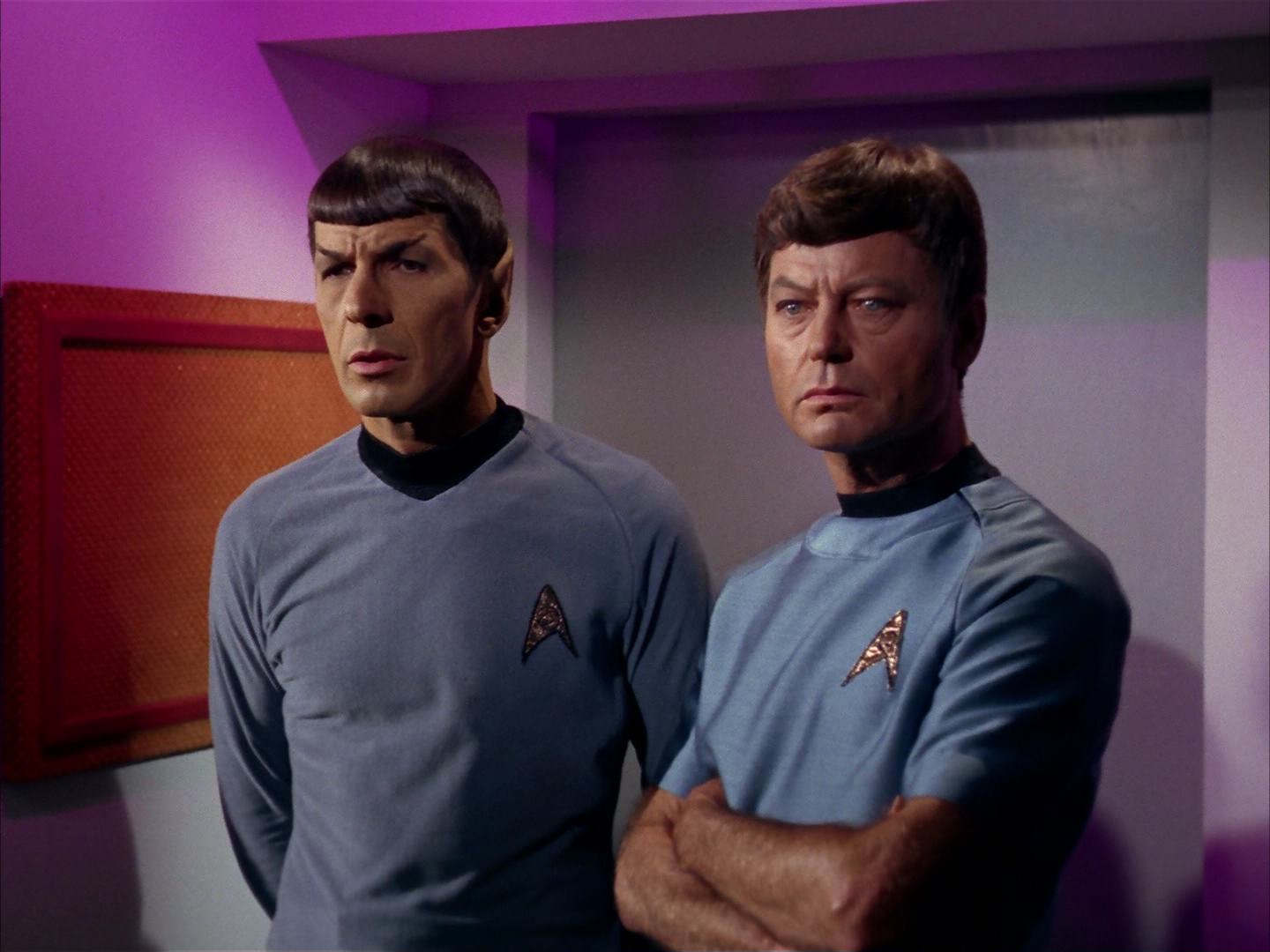 ariane179254_StarTrek_2x13_Obsession_1711.jpg