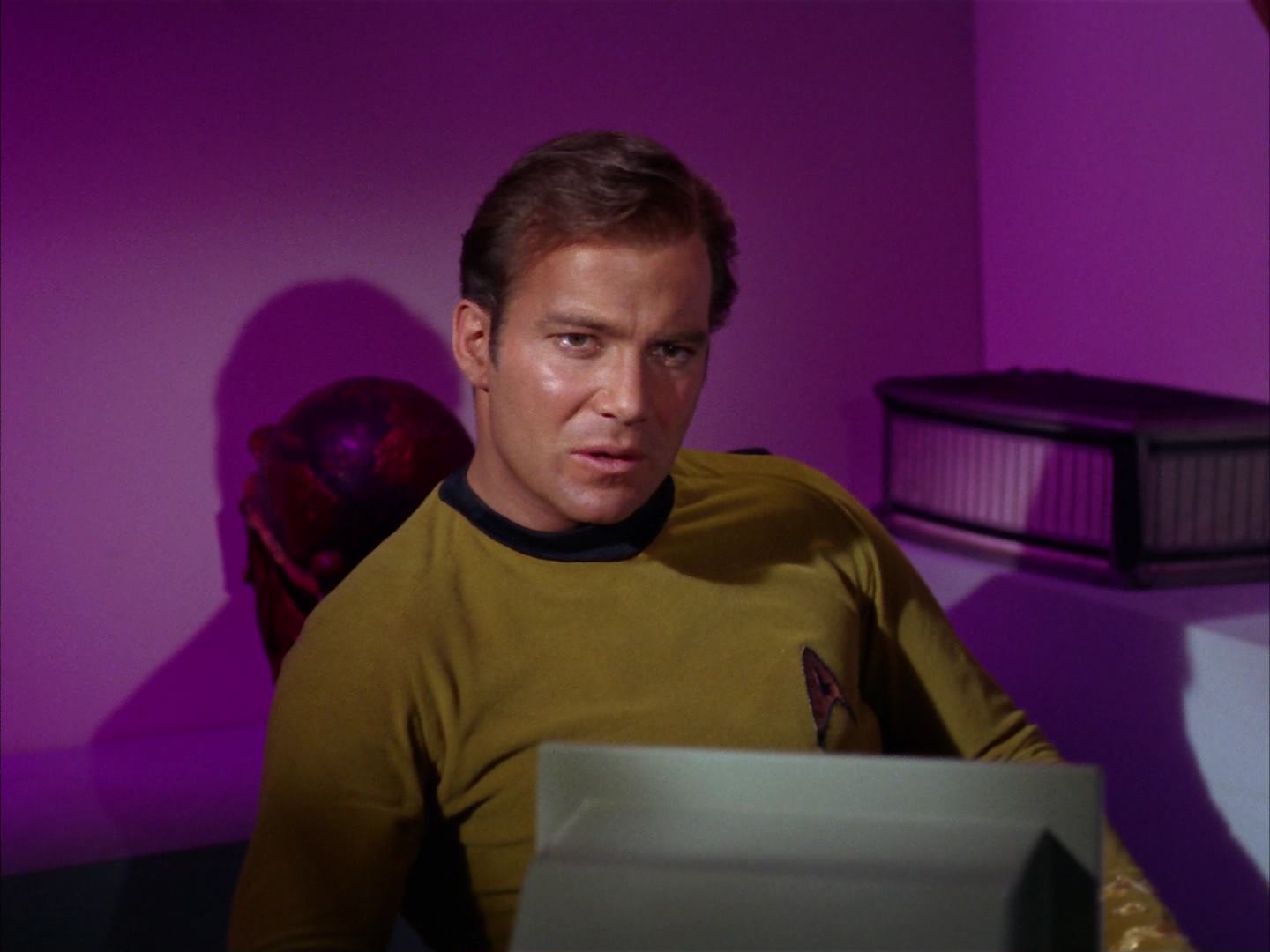 ariane179254_StarTrek_2x13_Obsession_1714.jpg