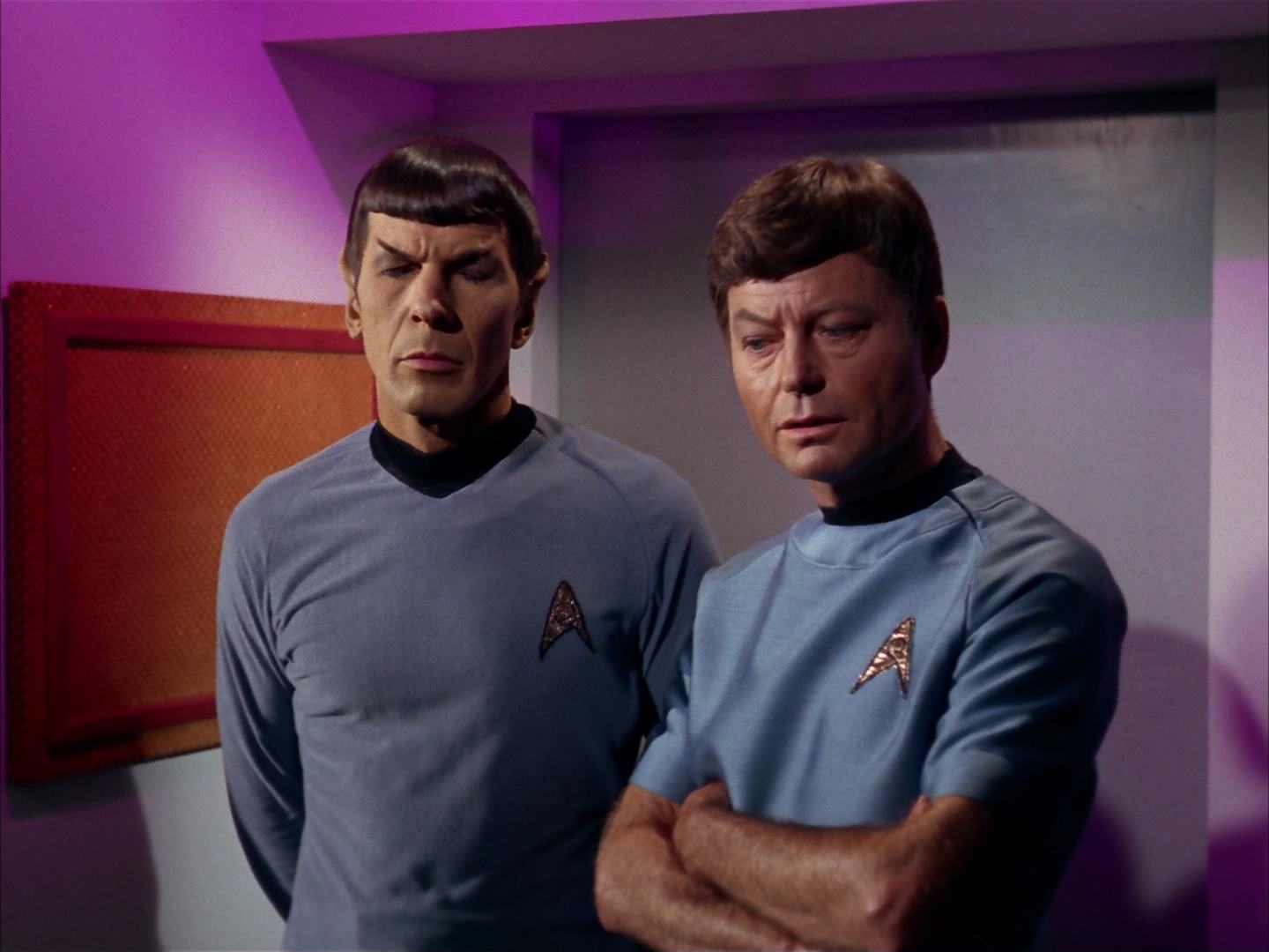 ariane179254_StarTrek_2x13_Obsession_1743.jpg
