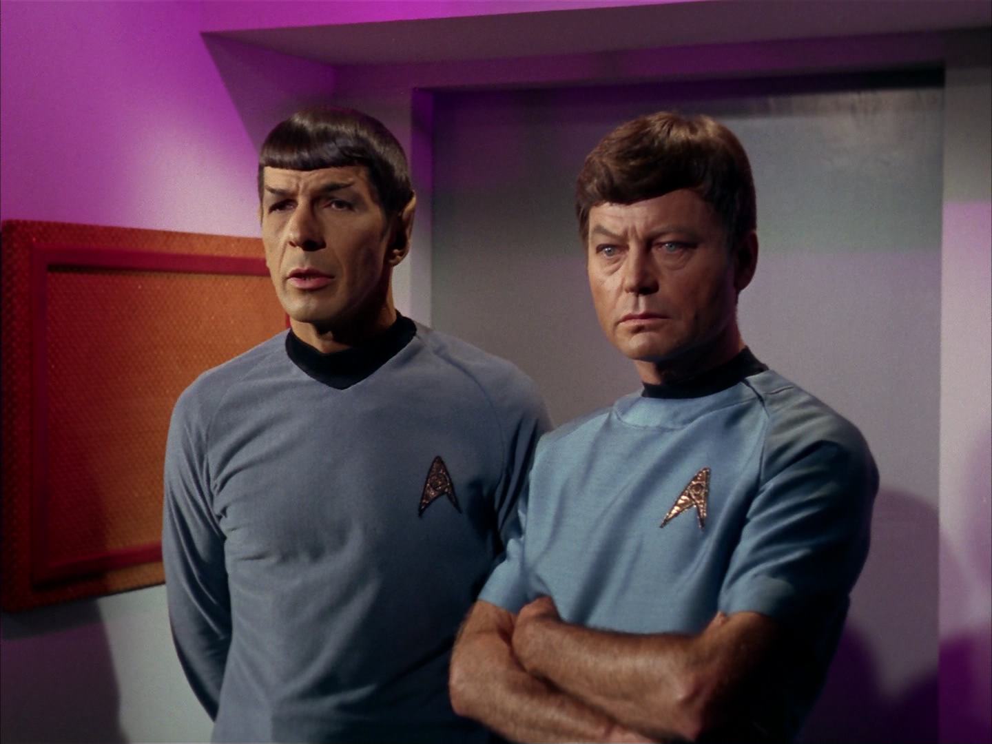 ariane179254_StarTrek_2x13_Obsession_1772.jpg