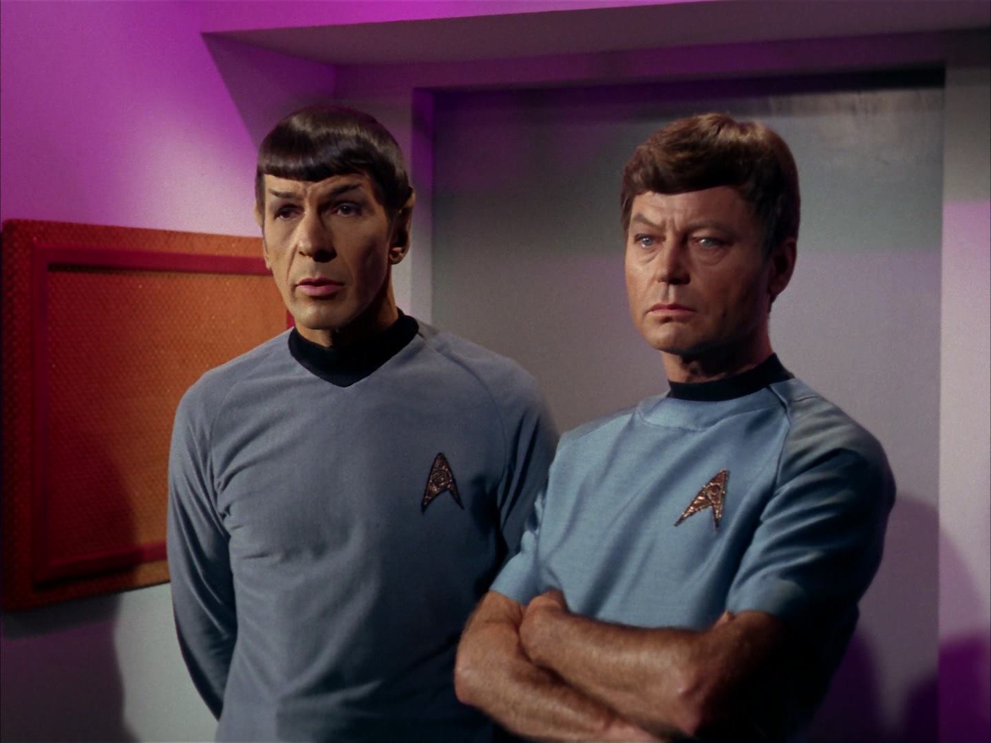 ariane179254_StarTrek_2x13_Obsession_1777.jpg