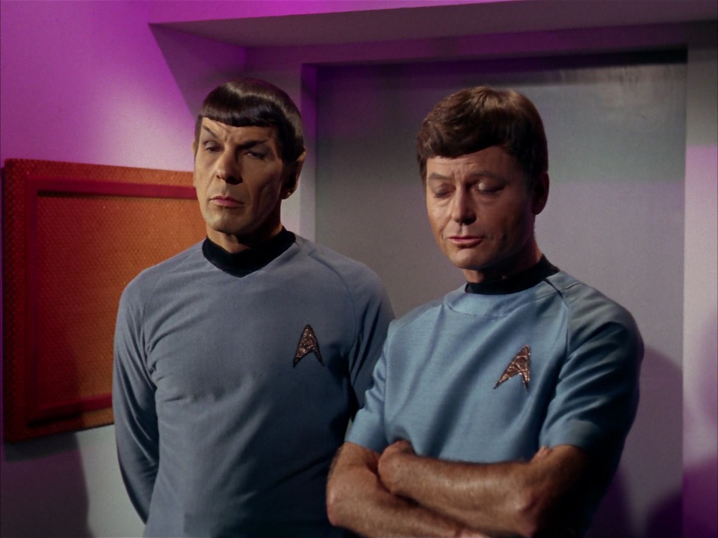 ariane179254_StarTrek_2x13_Obsession_1798.jpg
