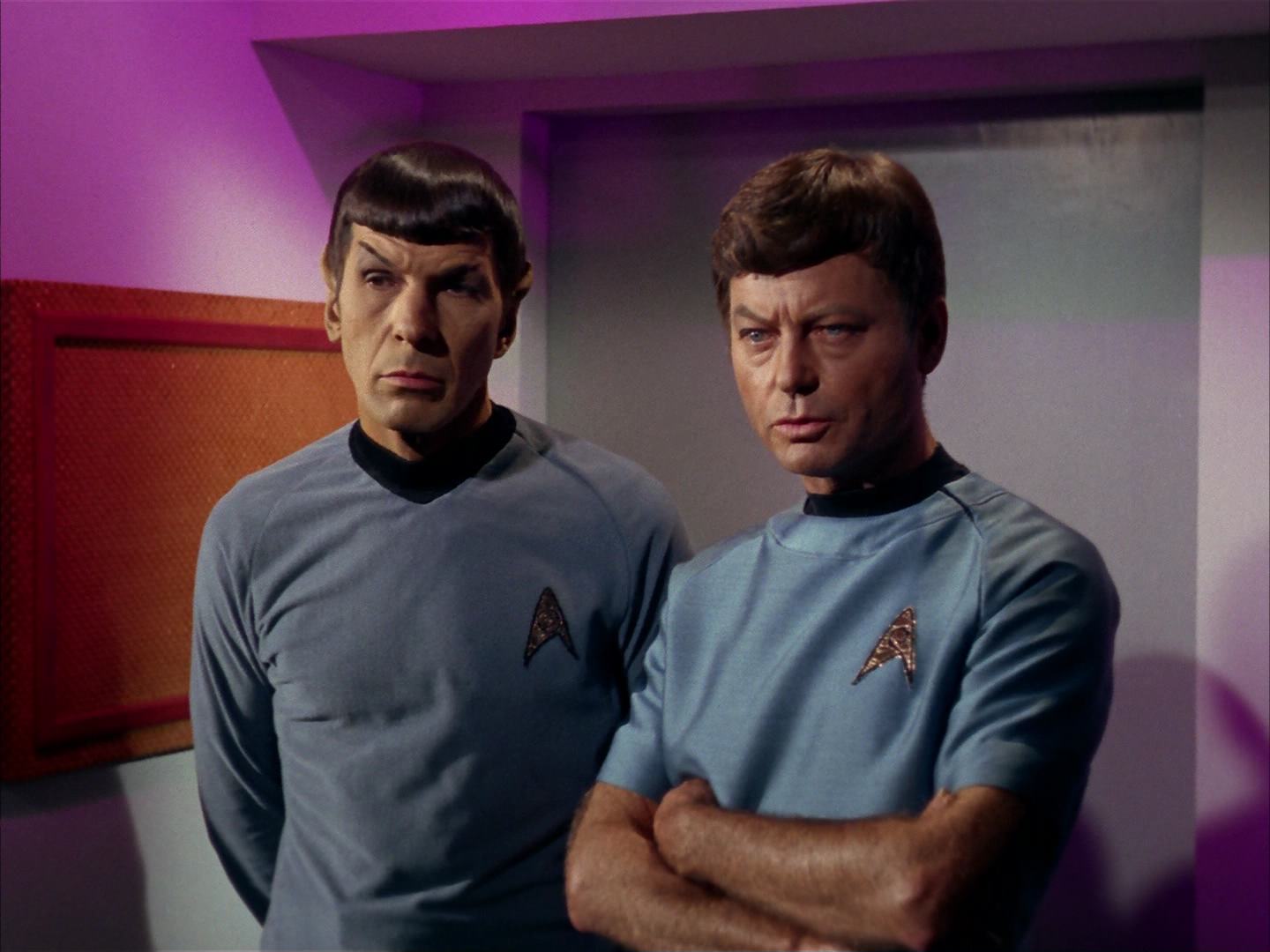 ariane179254_StarTrek_2x13_Obsession_1820.jpg