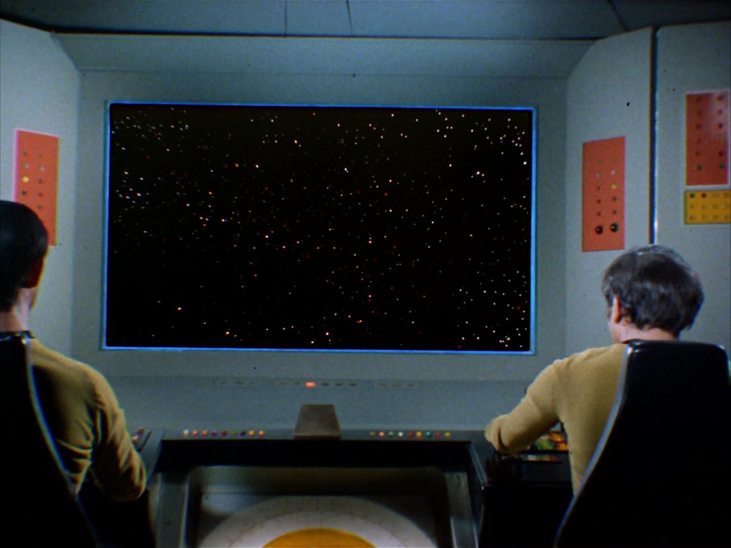 ariane179254_StarTrek_2x13_Obsession_1852.jpg