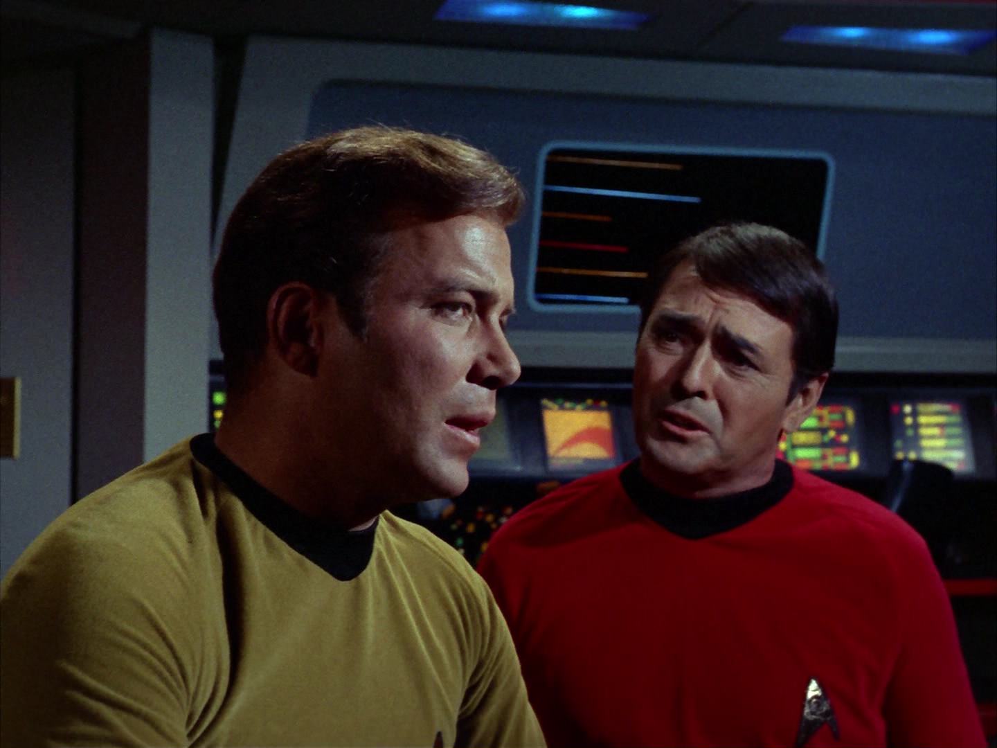 ariane179254_StarTrek_2x13_Obsession_1867.jpg